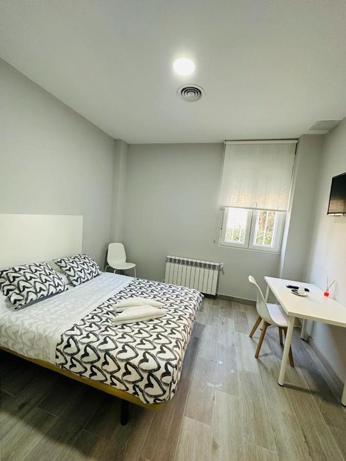 Hospedaje Cuatro Vientos مدريد المظهر الخارجي الصورة