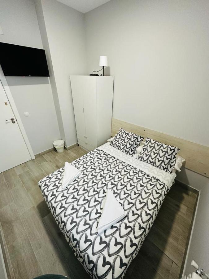 Hospedaje Cuatro Vientos مدريد المظهر الخارجي الصورة