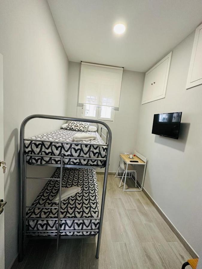 Hospedaje Cuatro Vientos مدريد المظهر الخارجي الصورة