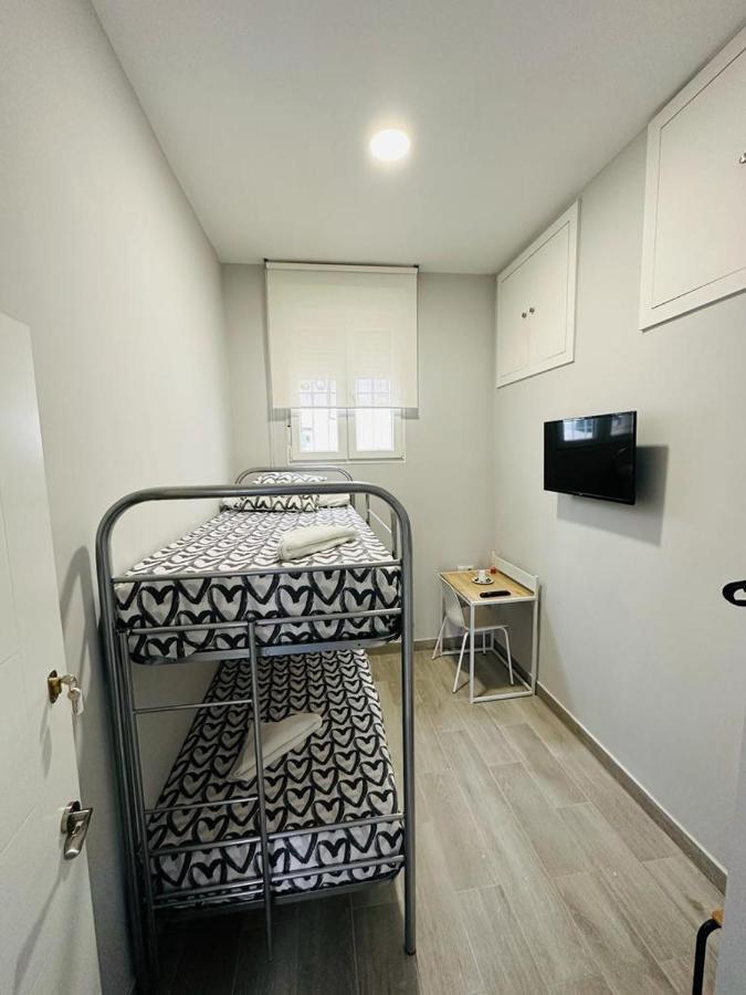 Hospedaje Cuatro Vientos مدريد المظهر الخارجي الصورة